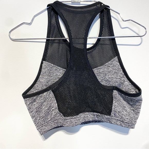 🛍️ 4 for 20$ - Halter Neck Mesh Sports Bra / Grey / M - Picture 3 of 6